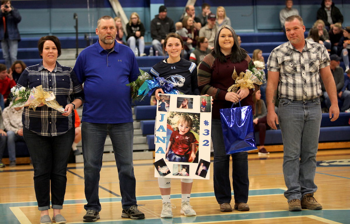 Senior Jana Cook